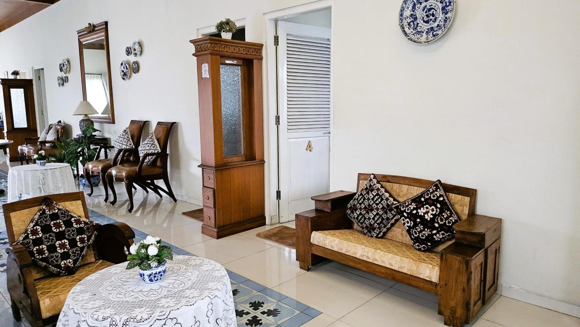 Surokarsan 9 House Yogyakarta Hotel Екстериор снимка