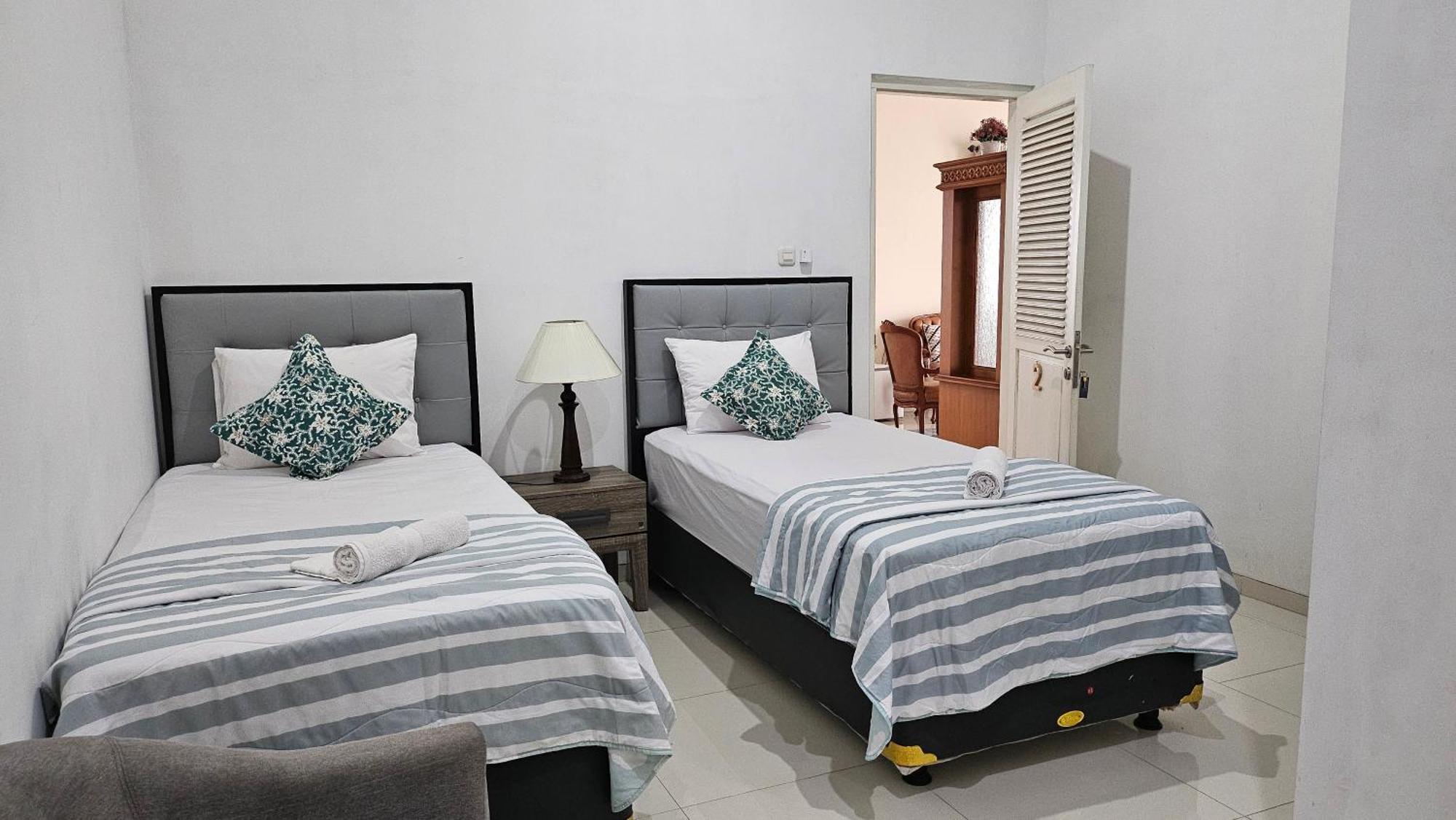 Surokarsan 9 House Yogyakarta Hotel Екстериор снимка